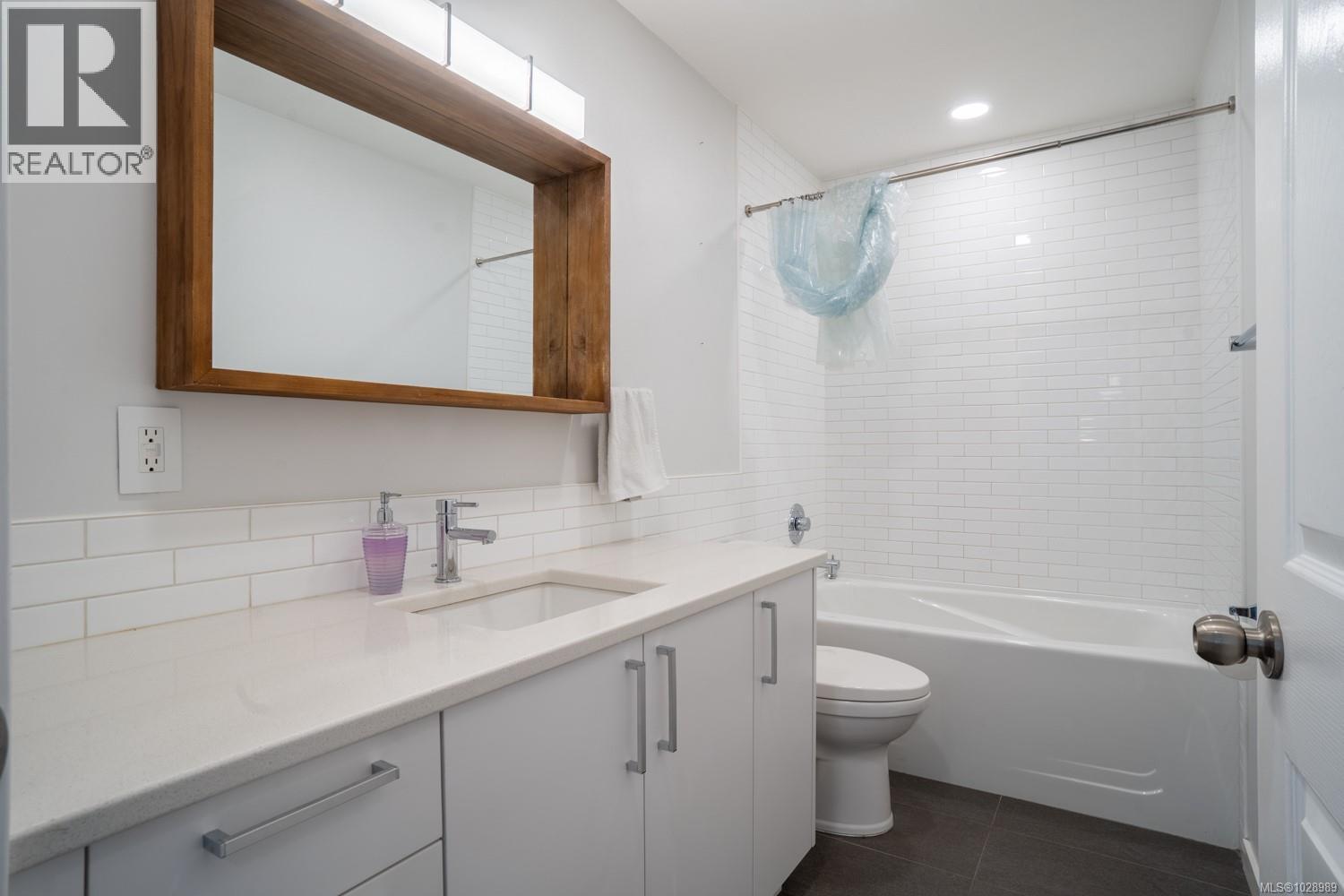 #406 4700 UPLANDS DR - 8