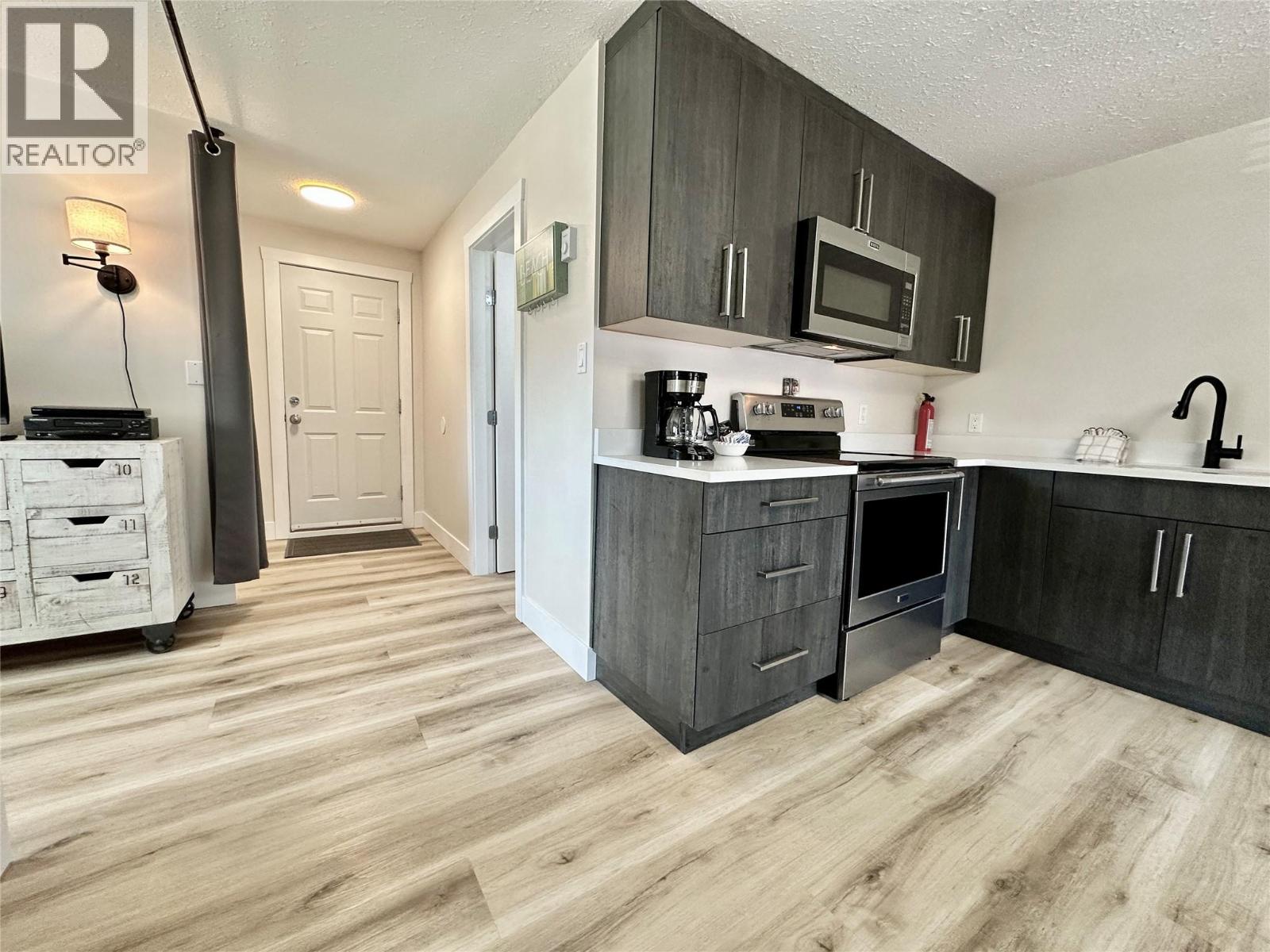 5815 Oleander Drive Unit# 221, Osoyoos