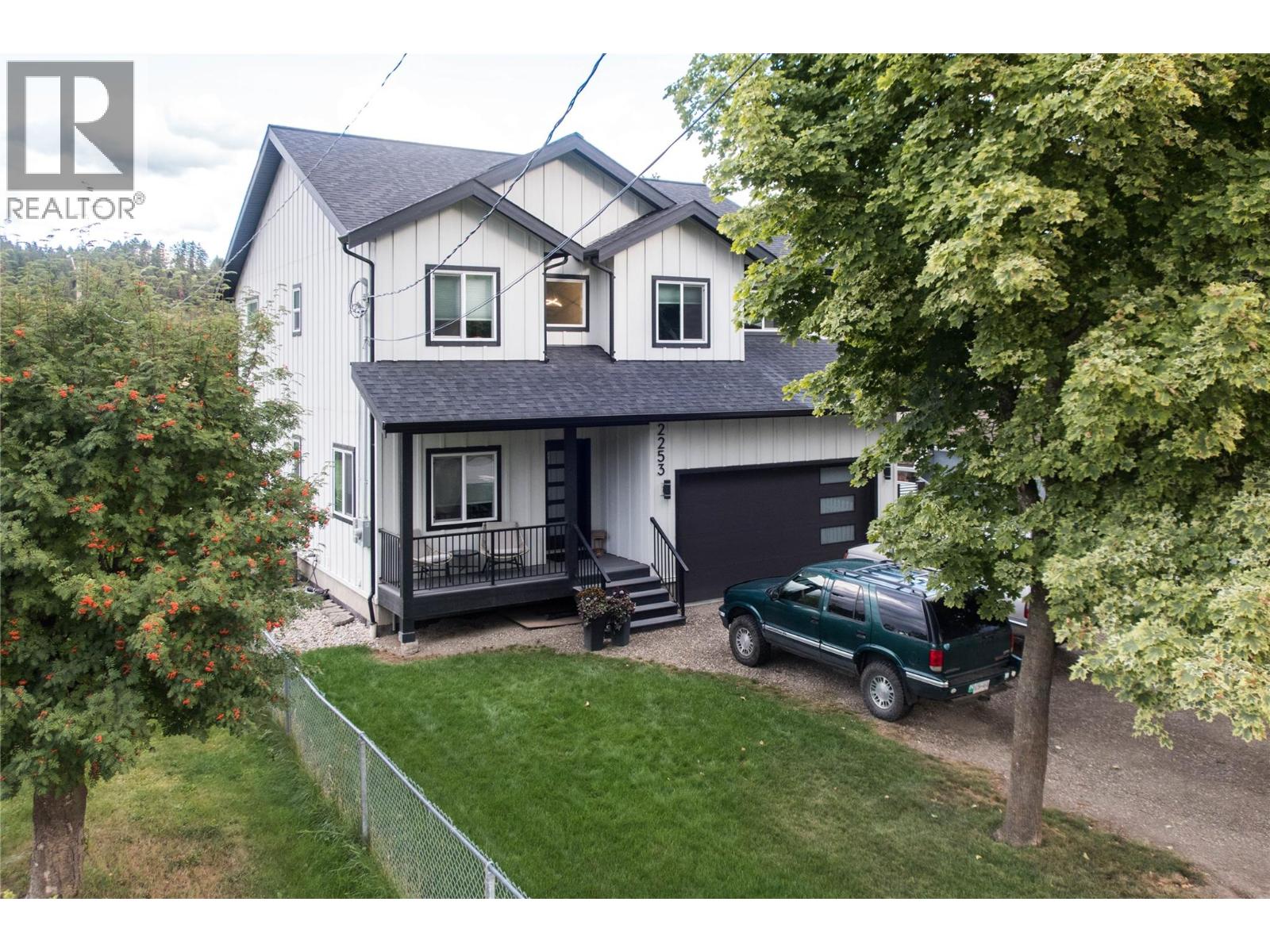 2253 Shuswap Avenue, Lumby