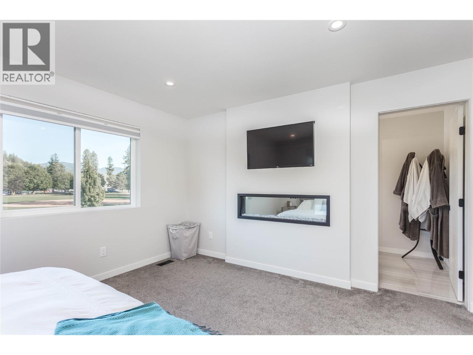 2253 Shuswap Avenue, Lumby