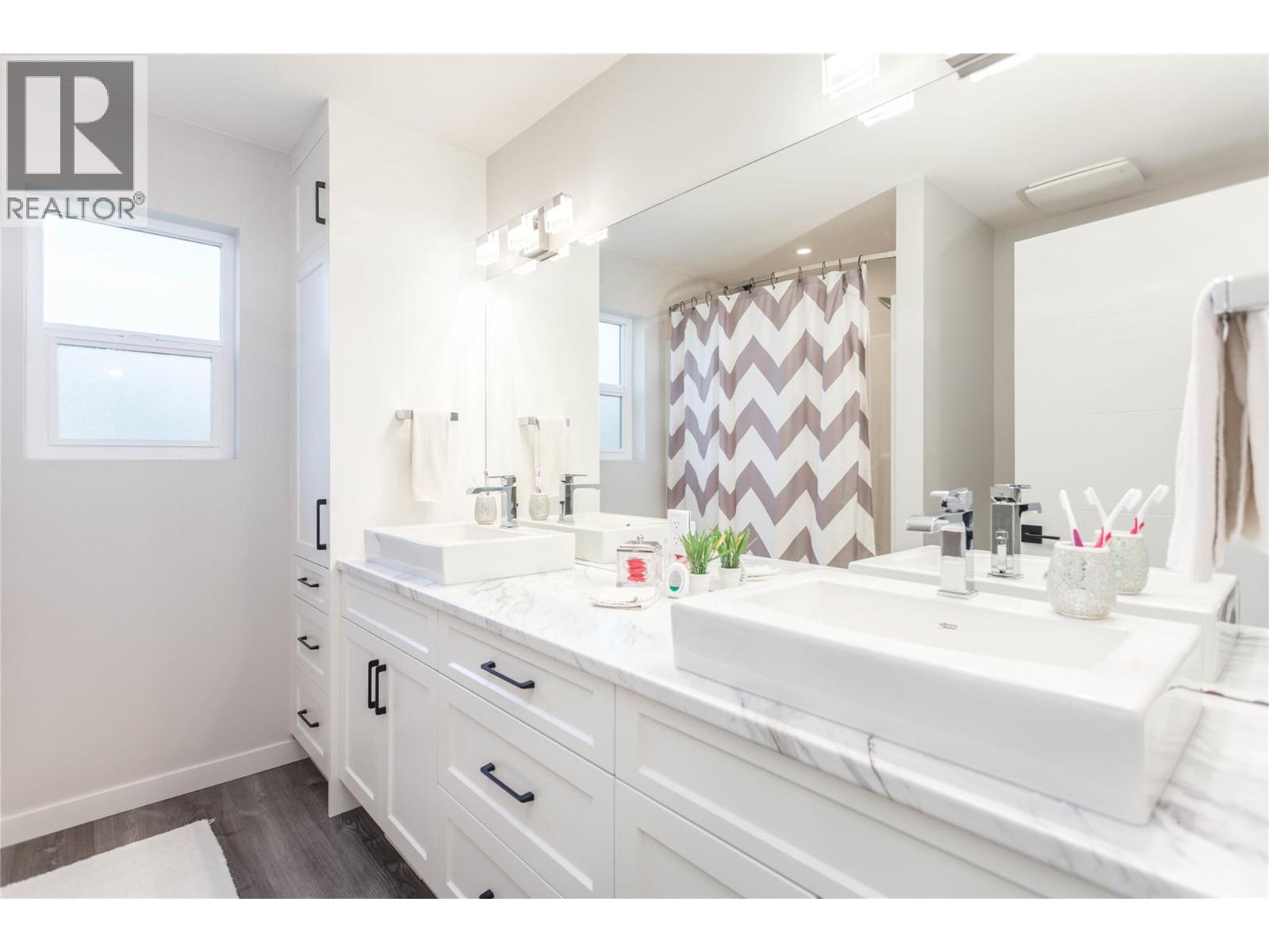 2253 Shuswap Avenue, Lumby