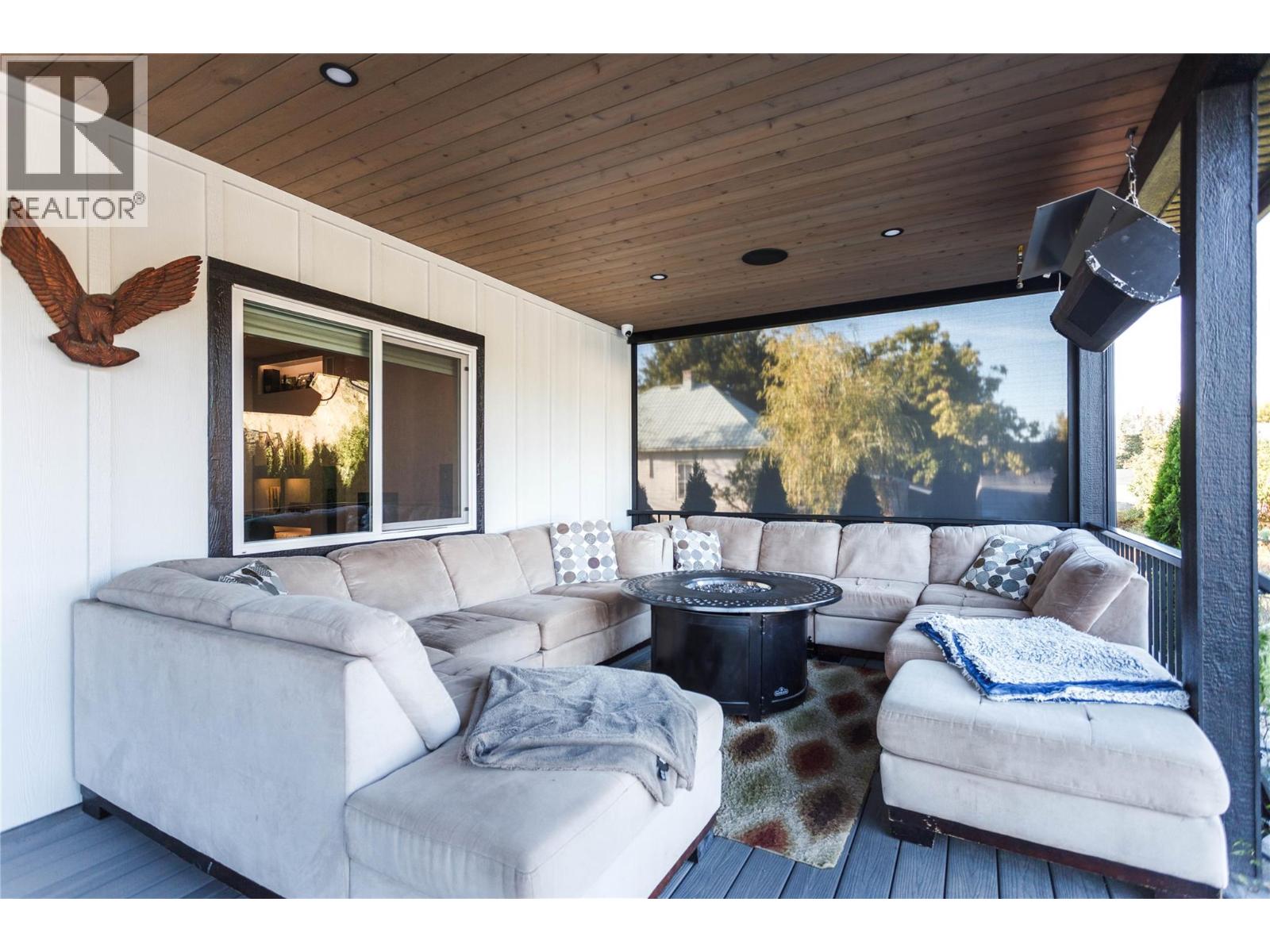 2253 Shuswap Avenue, Lumby