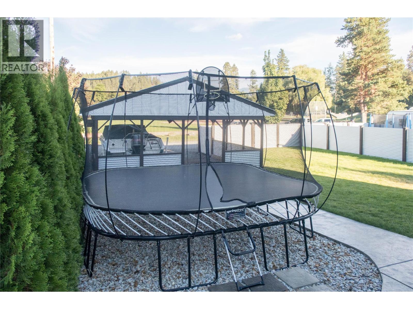 2253 Shuswap Avenue, Lumby