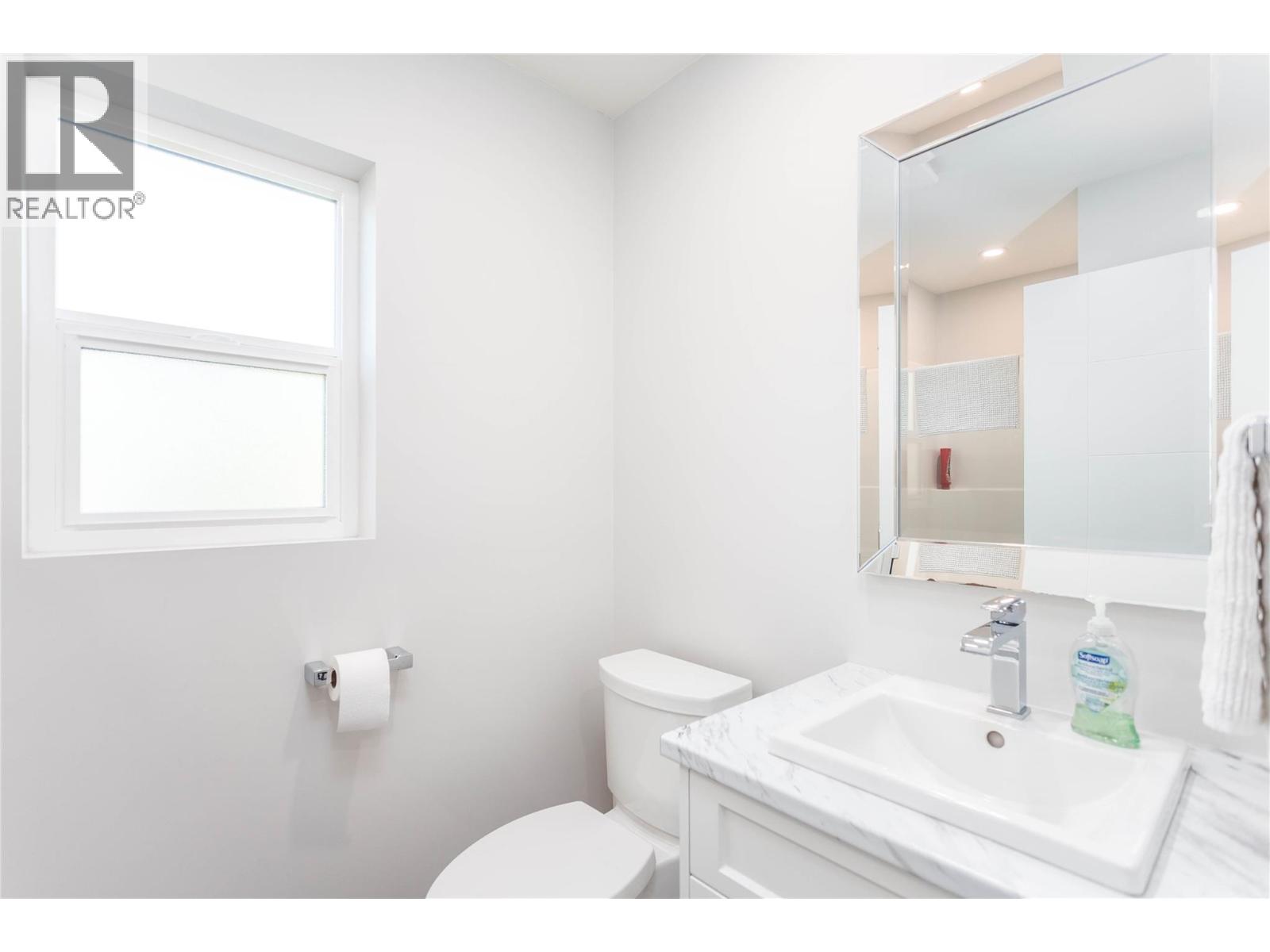 2253 Shuswap Avenue, Lumby