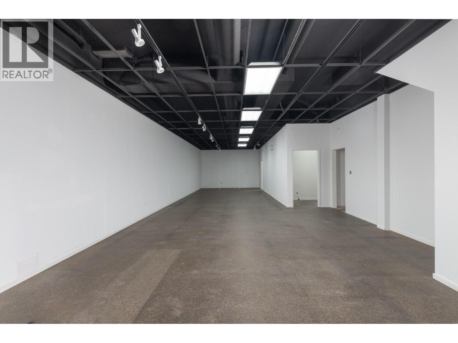 160 Lakeshore Drive NE, Salmon Arm