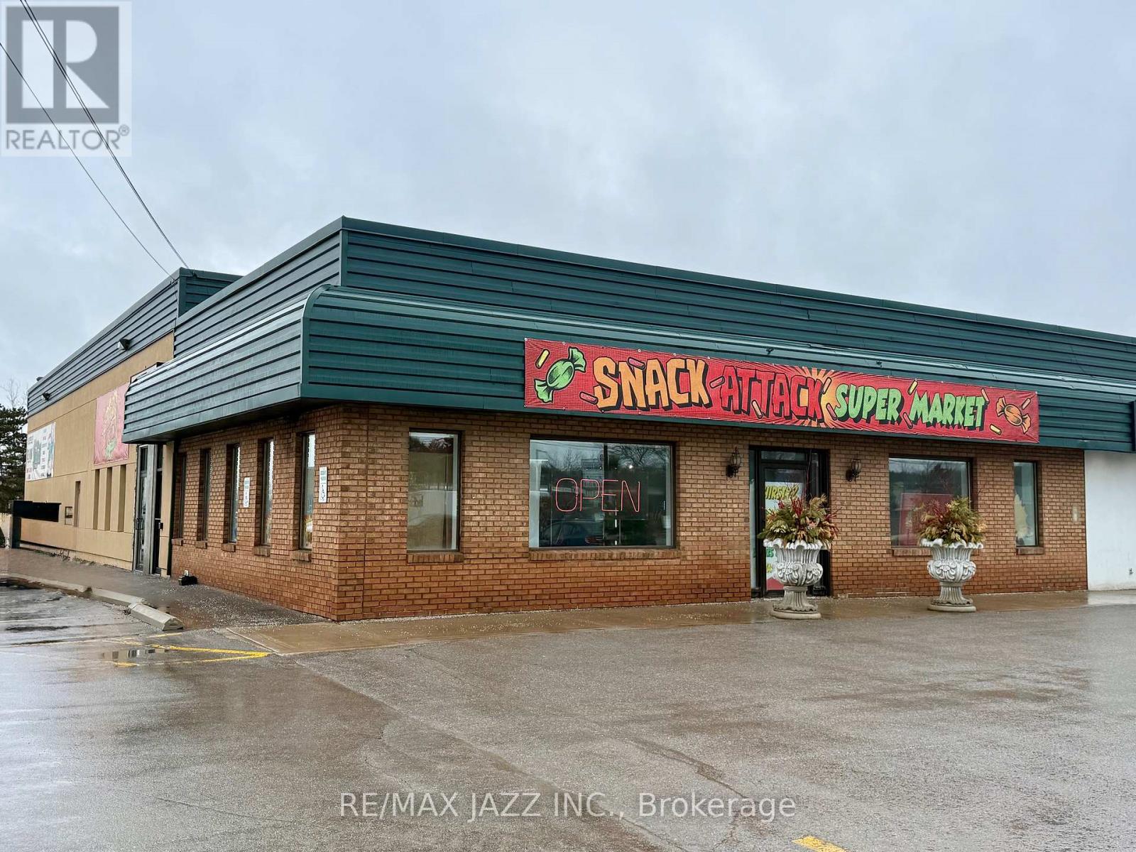 1 - 901 LANSDOWNE STREET W