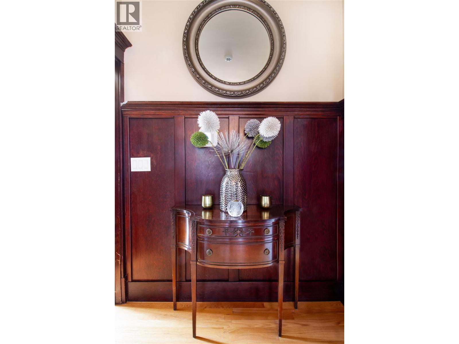 611 Mackenzie Avenue, Revelstoke