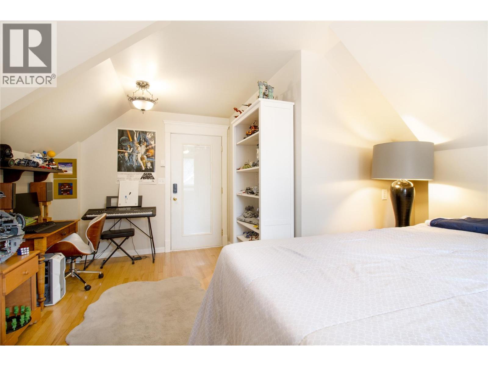 611 Mackenzie Avenue, Revelstoke