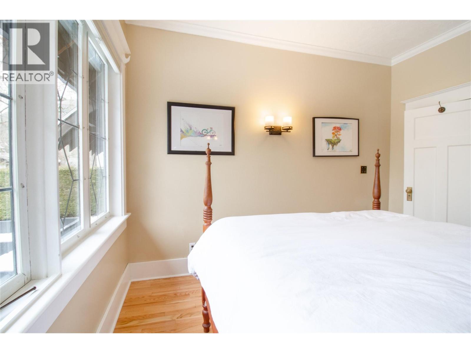 611 Mackenzie Avenue, Revelstoke