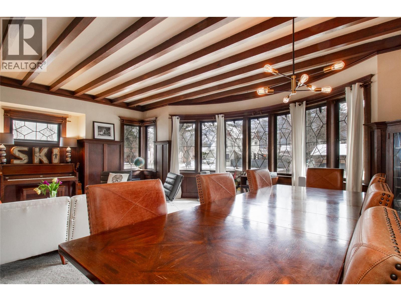 611 Mackenzie Avenue, Revelstoke