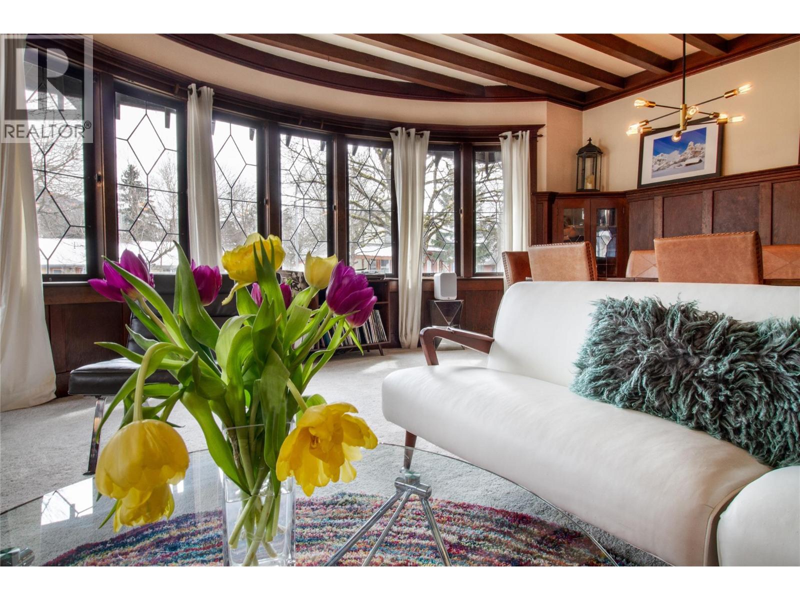 611 Mackenzie Avenue, Revelstoke