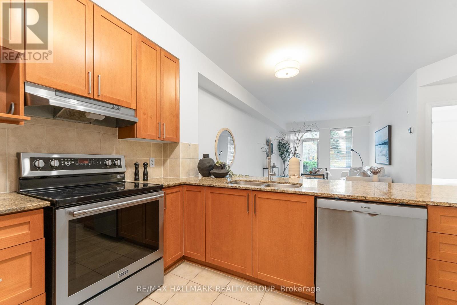 129 - 205 BOLTON STREET — photo 28