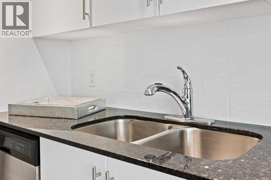 Single Family House for Sale in    Avenue SW Sunalta Calgary 