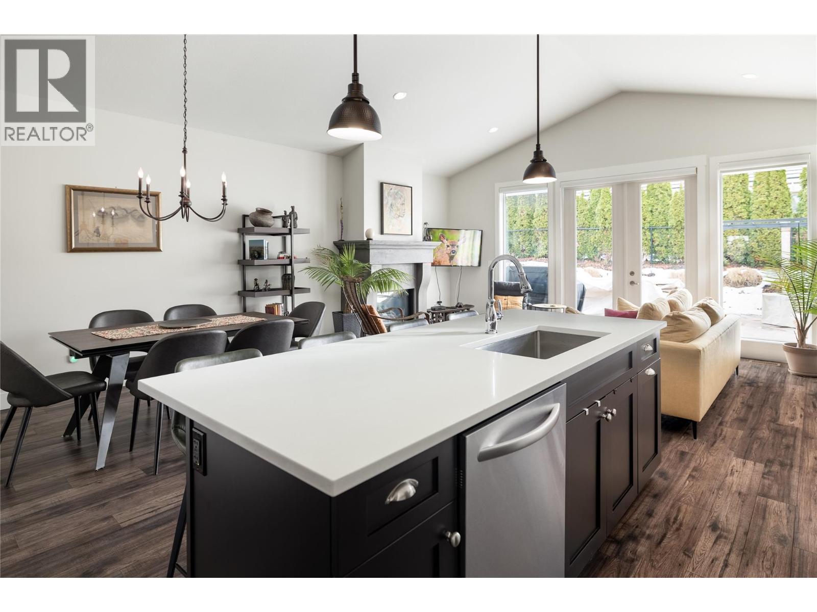 4450 Gordon Drive Unit# 114, Kelowna