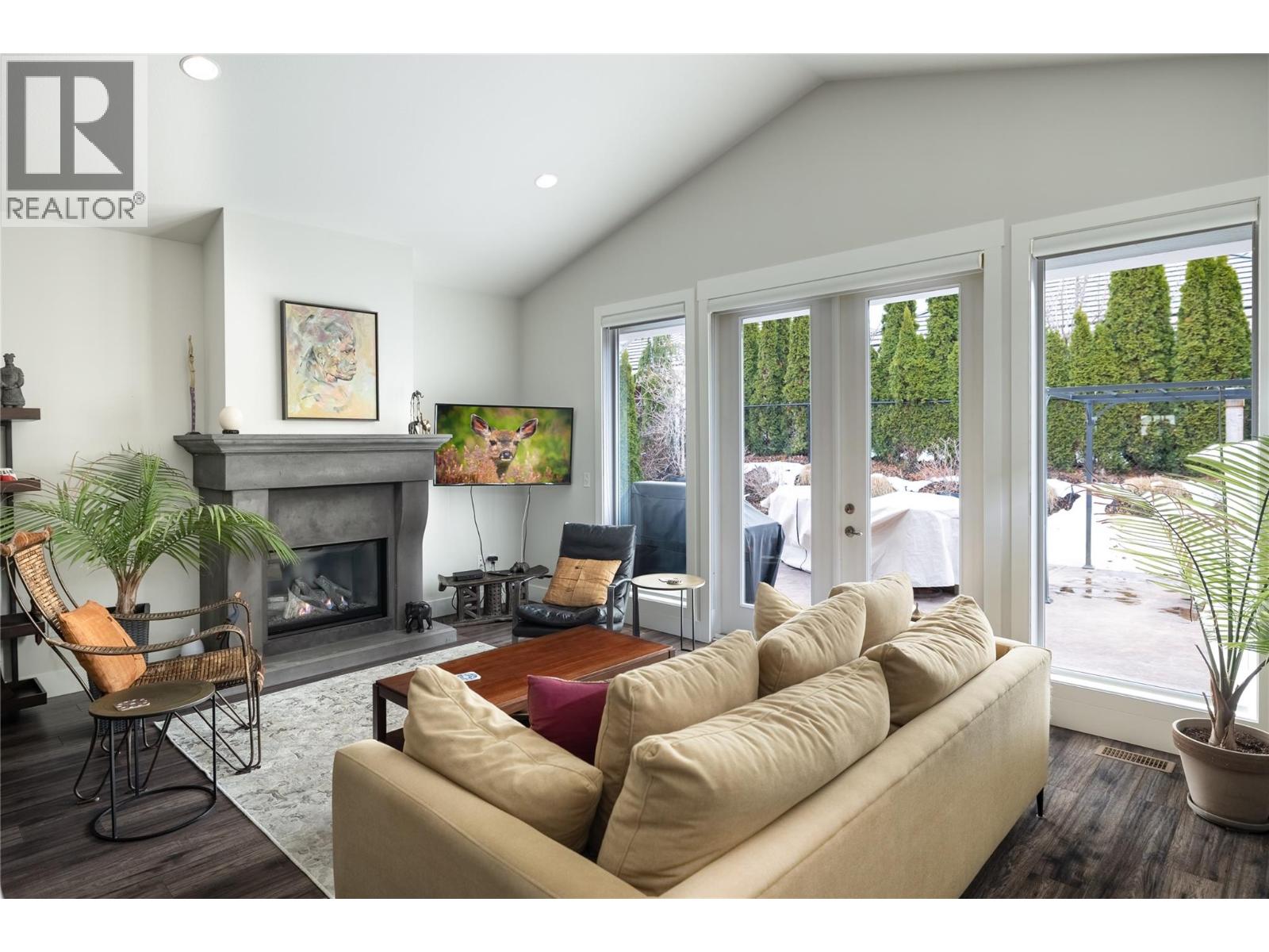 4450 Gordon Drive Unit# 114, Kelowna