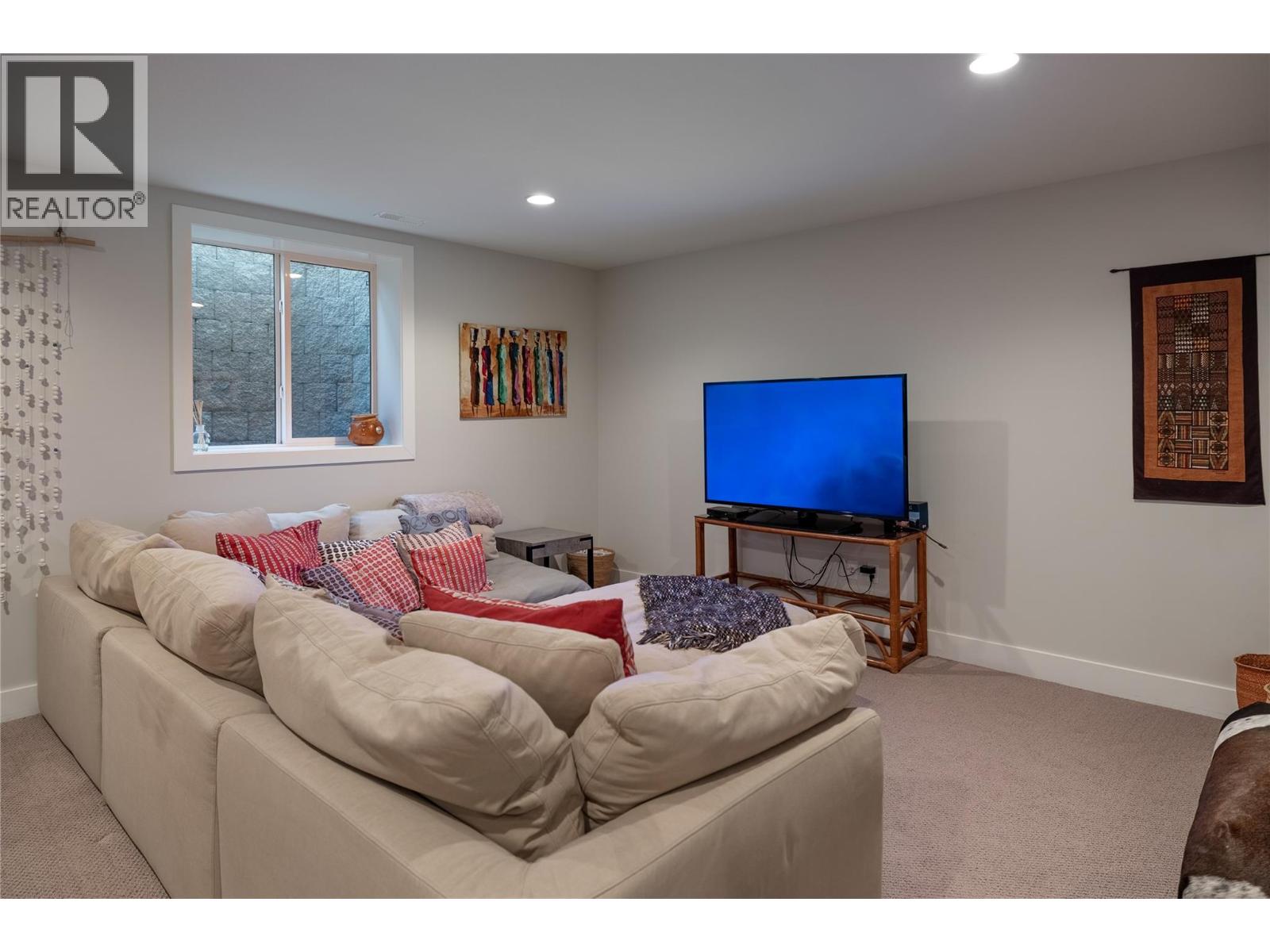 4450 Gordon Drive Unit# 114, Kelowna