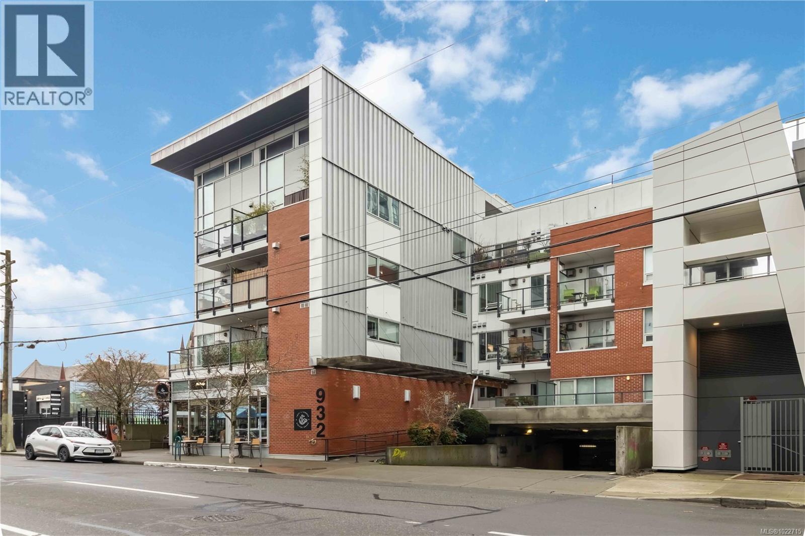 #108 932 JOHNSON ST - 4