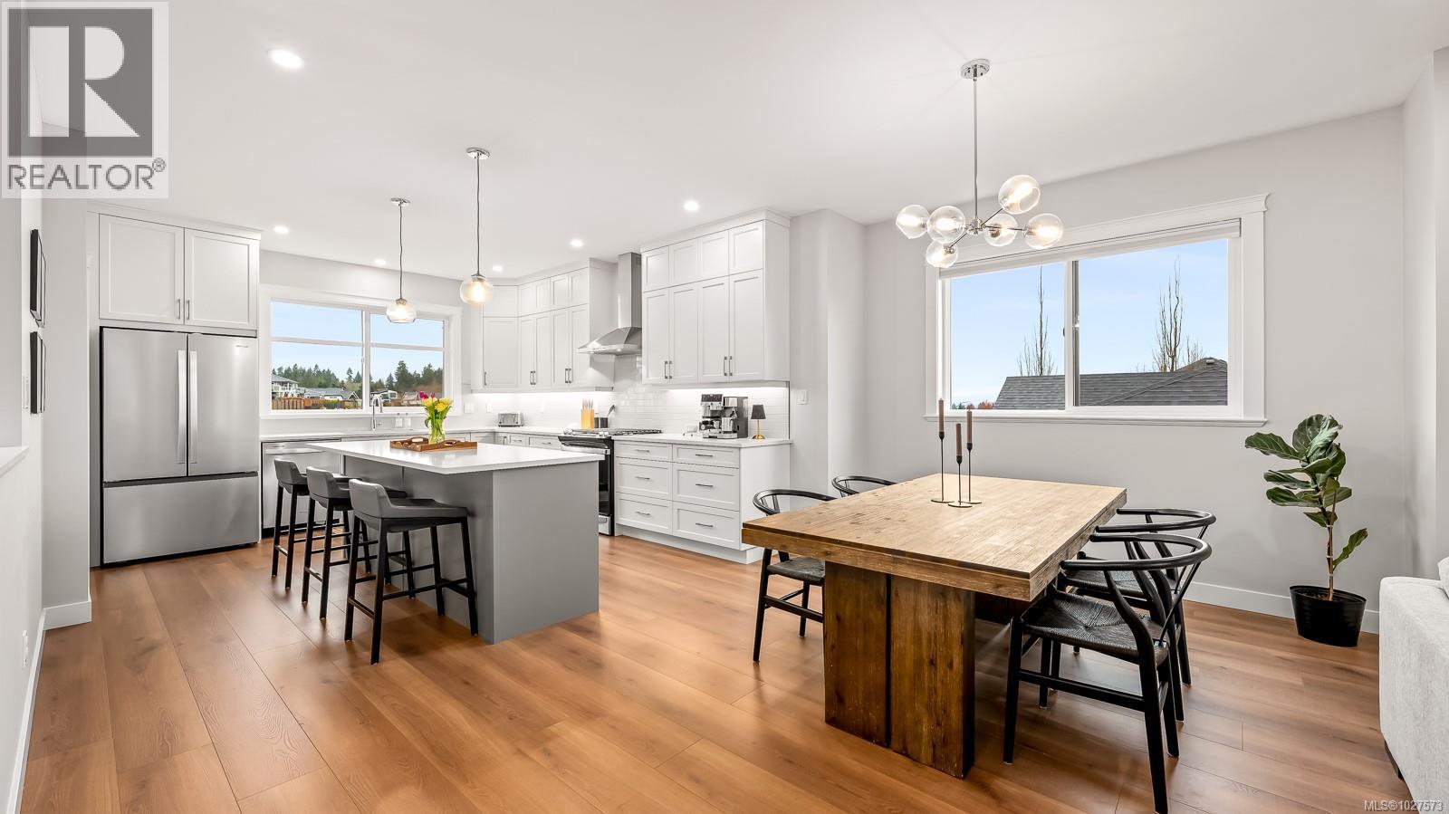 4014 SOUTHWALK DR - 4