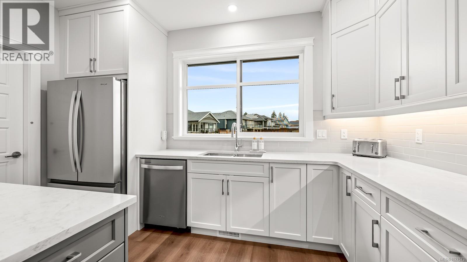 4014 SOUTHWALK DR - 8