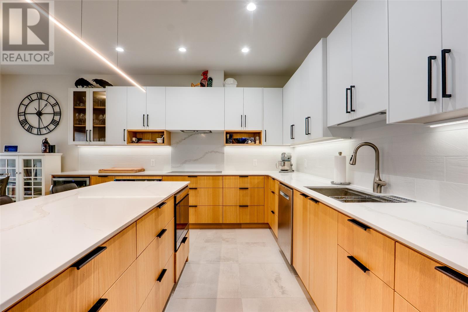 #402 181 HAMILTON AVENUE - 13