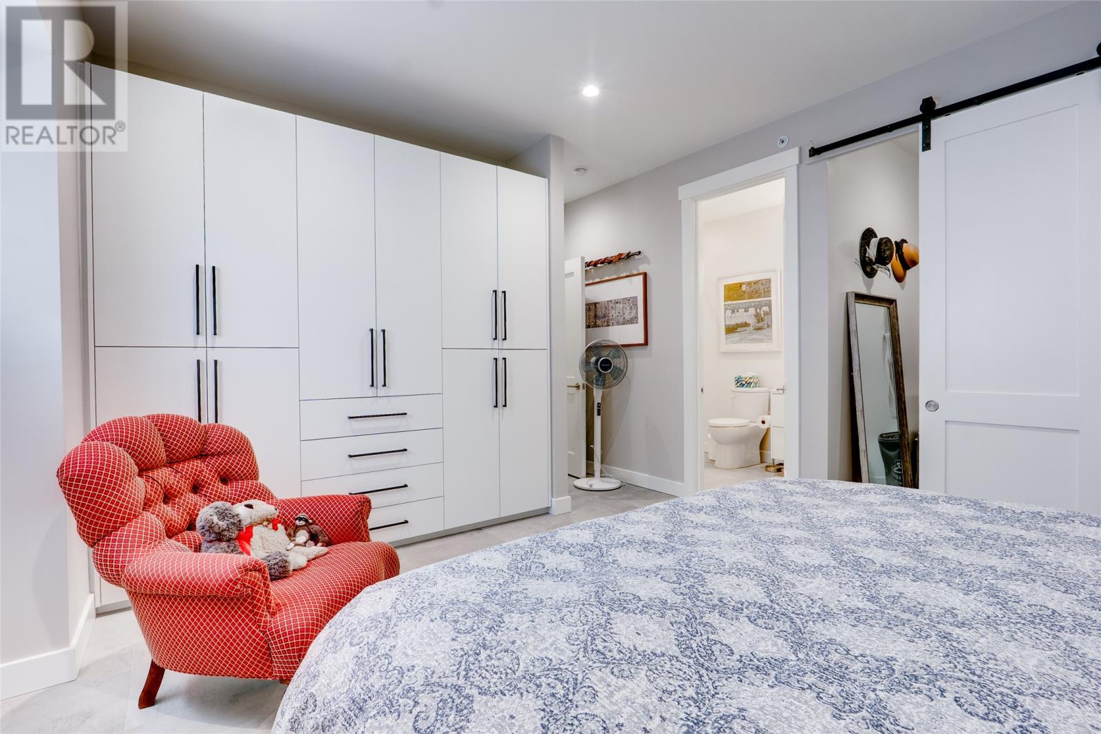 #402 181 HAMILTON AVENUE - 21