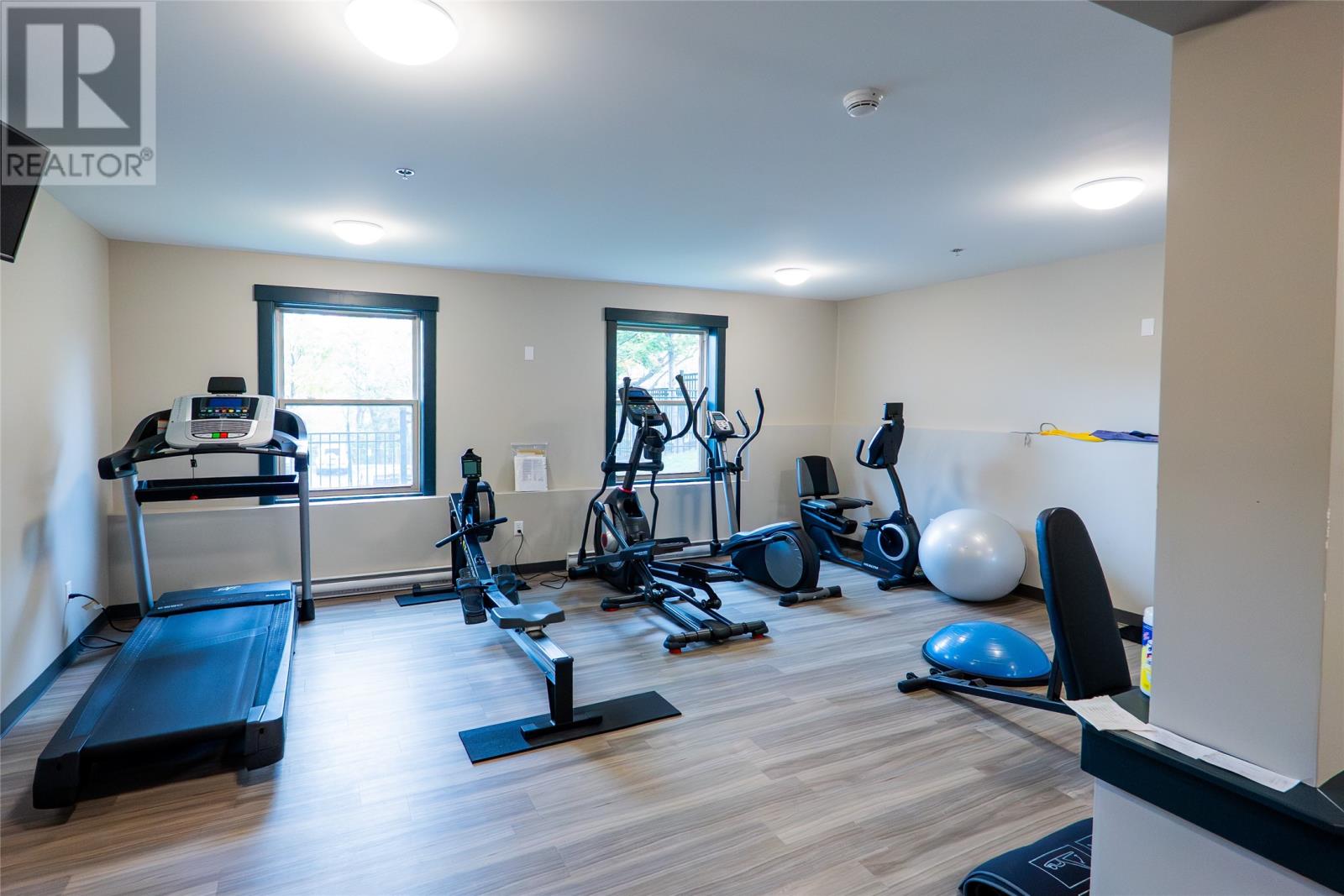 #402 181 HAMILTON AVENUE - 27