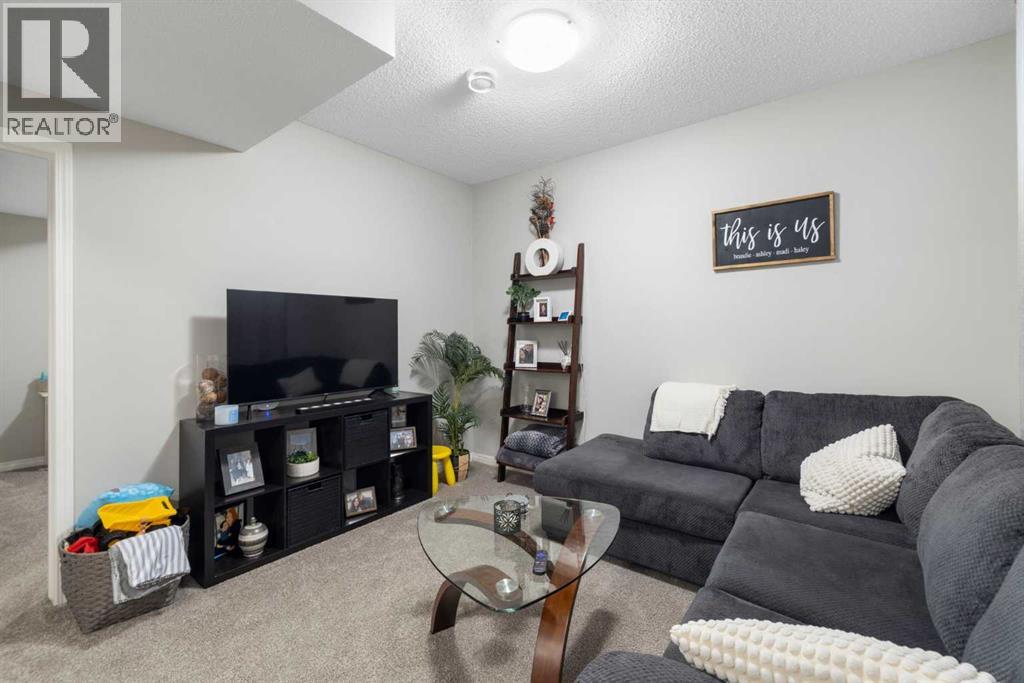 Single Family House for Sale in  Savanna Heath NE Saddle Ridge Calgary 