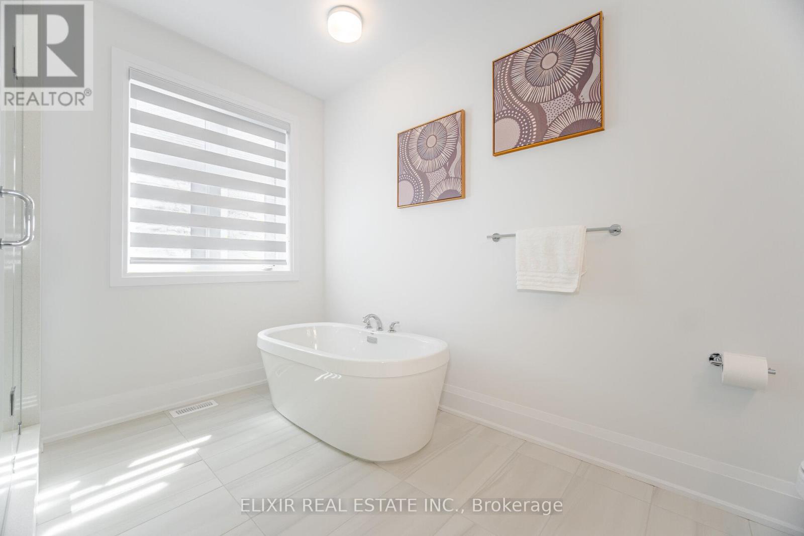 33 SCULPTURE GARDEN LANE - 34