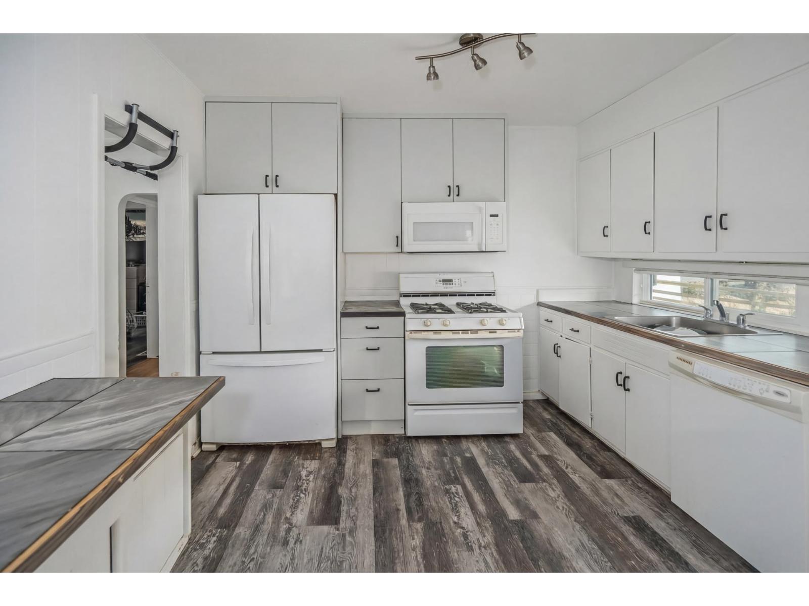 621 WATER AVENUE, Hope, Hope