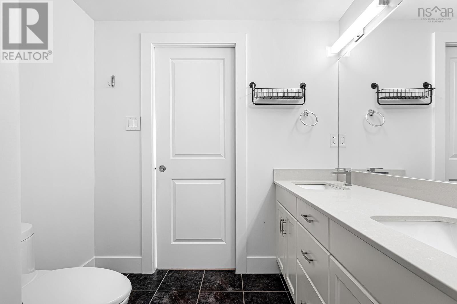 Property 22 of 30 of 910 60 Walter Havill Drive