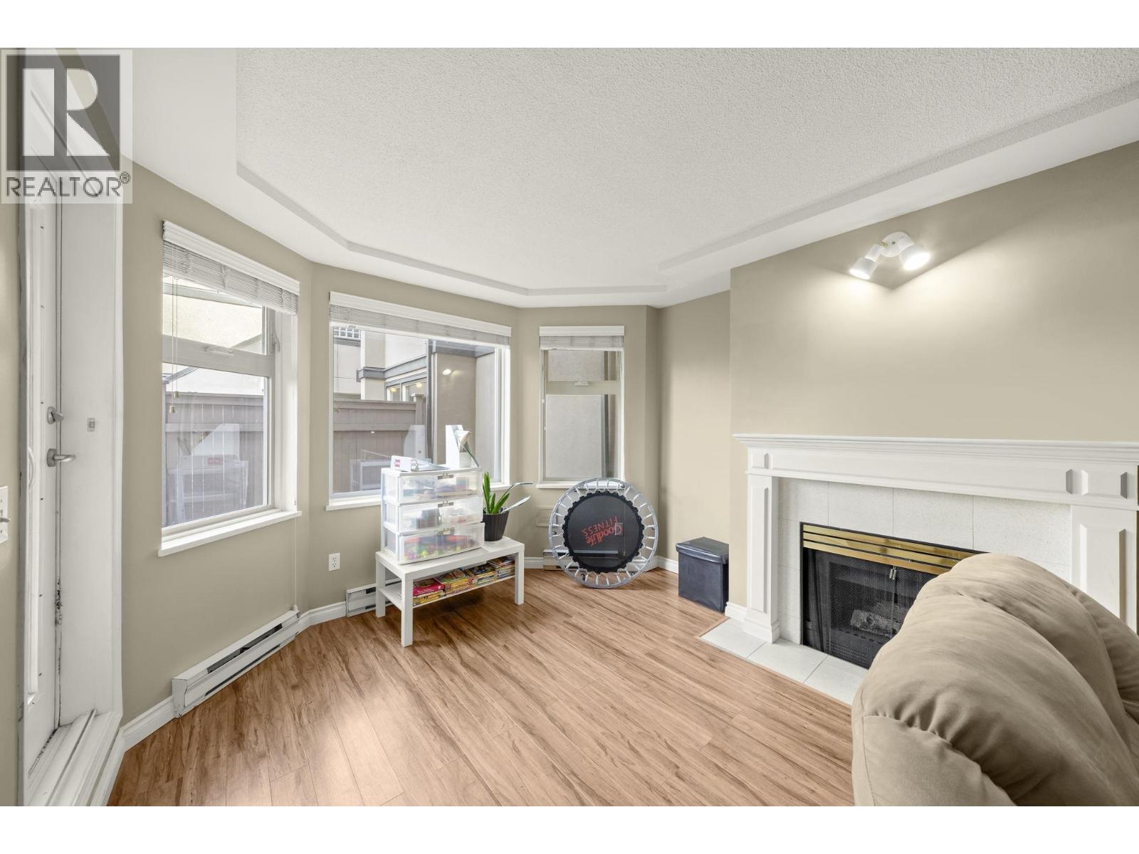 #B205-4821 53 Street, Delta