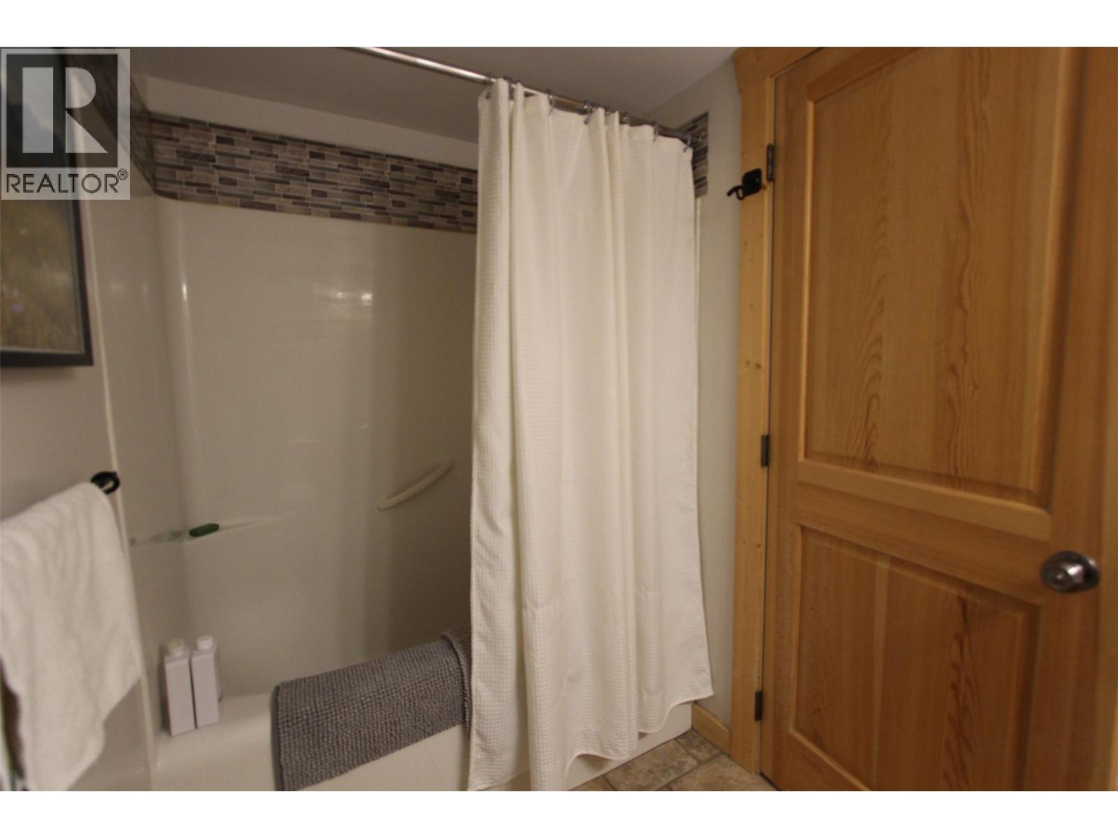 102 34 Rivermount Place, Fernie