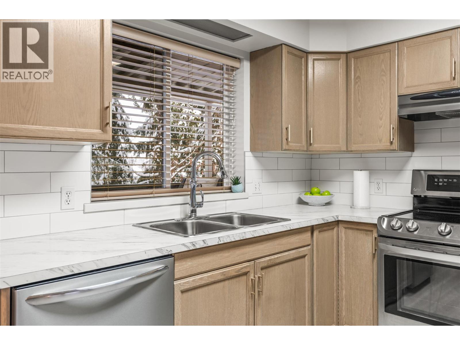 2287 Catt Avenue, Lumby