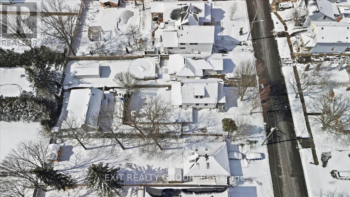 291 TWEED STREET — photo 36