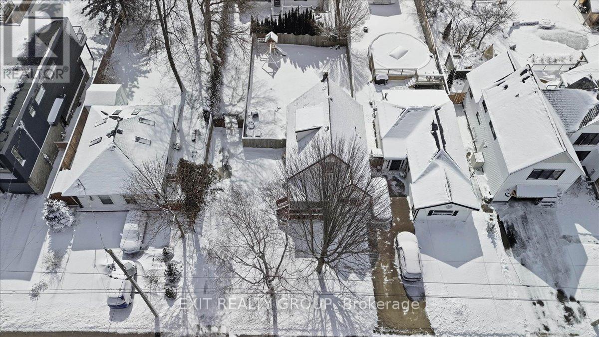 291 TWEED STREET — photo 37