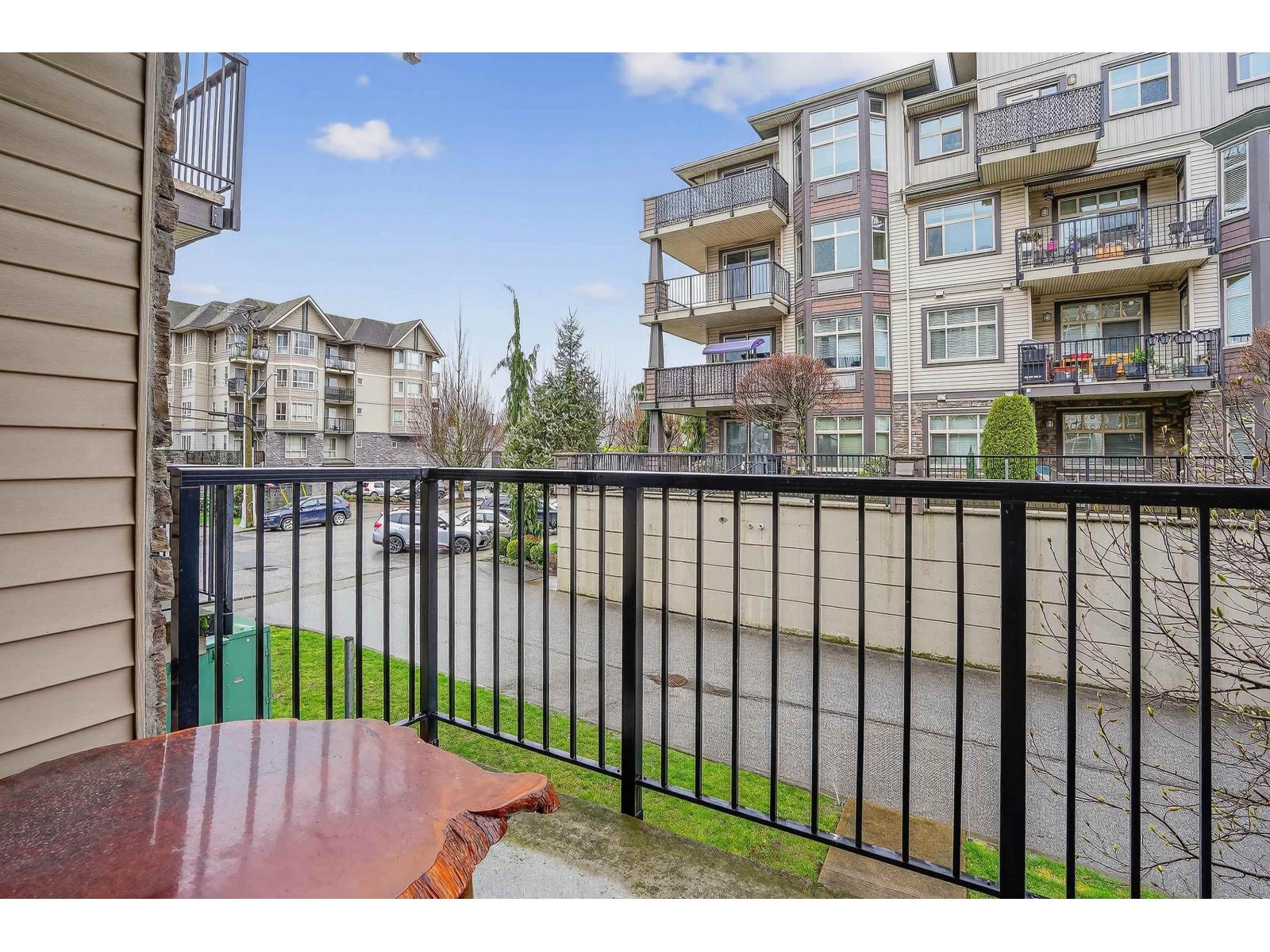 100 45893 CHESTERFIELD AVENUE, Chilliwack Downtown, Chilliwack