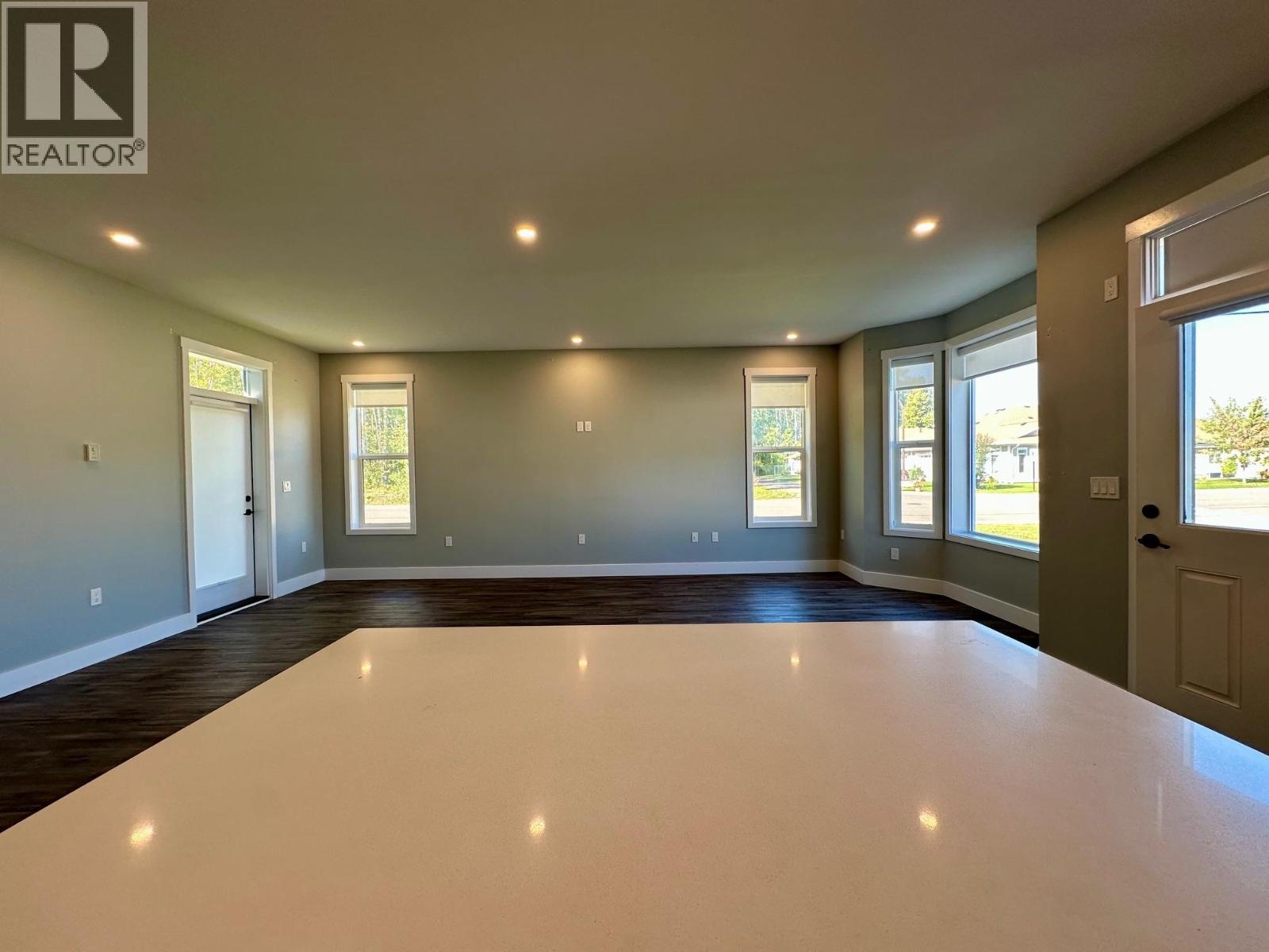 #101-1192 VANCOUVER Street, Smithers