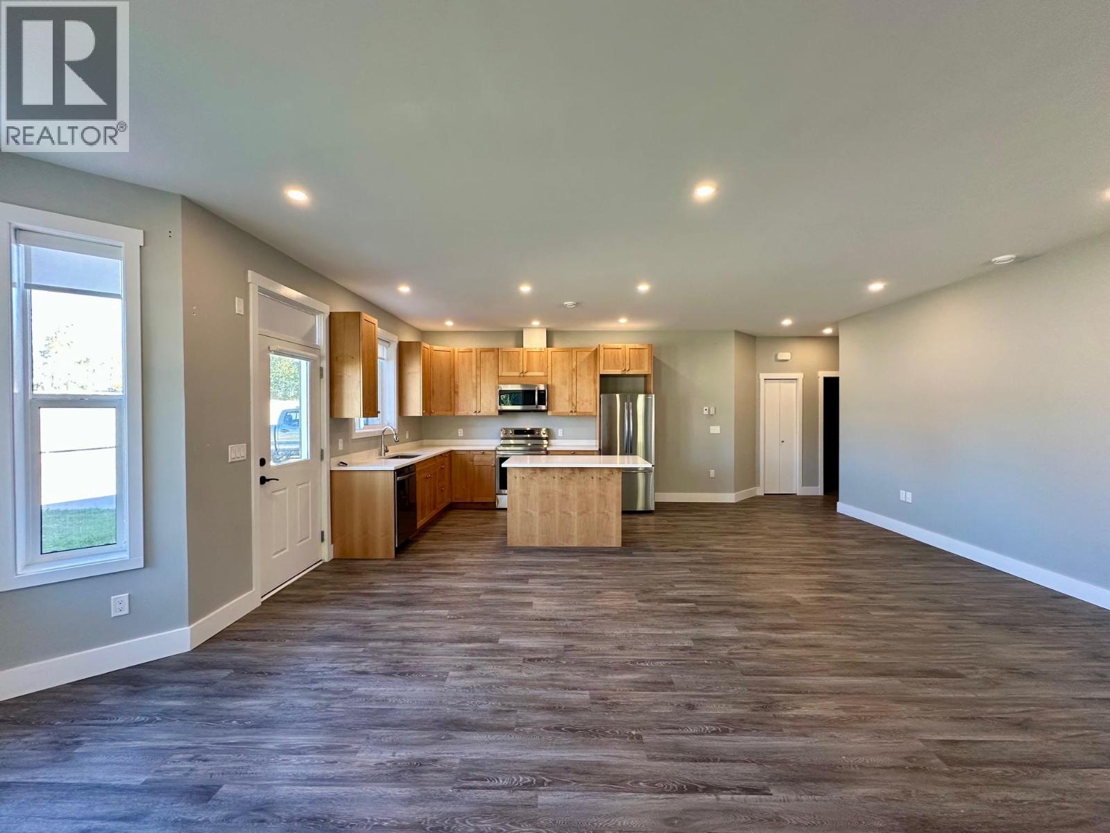 #101-1192 VANCOUVER Street, Smithers