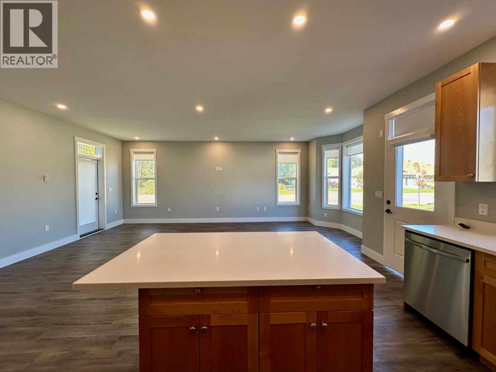 #101-1192 VANCOUVER Street, Smithers