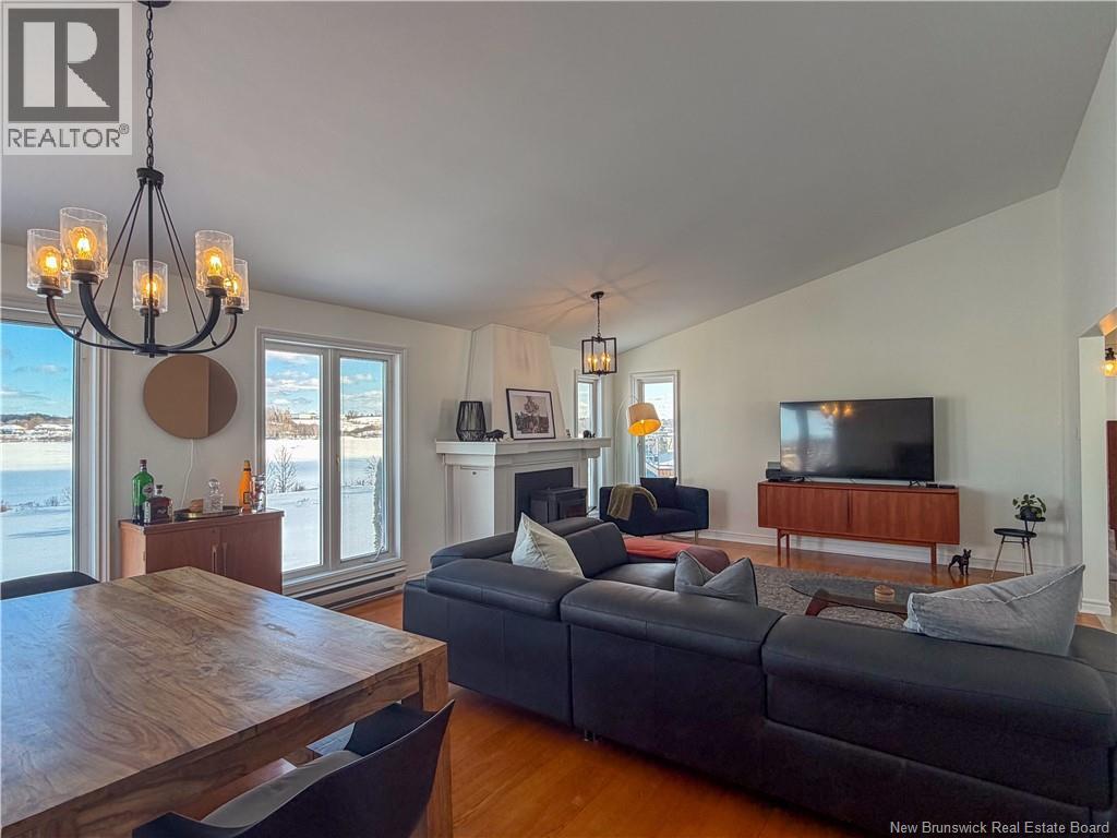 1295 RIVERSIDE DRIVE - 13
