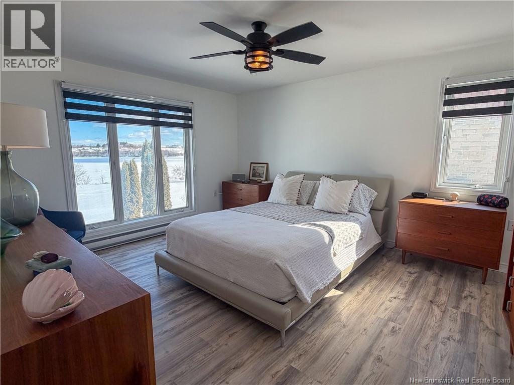 1295 RIVERSIDE DRIVE - 20