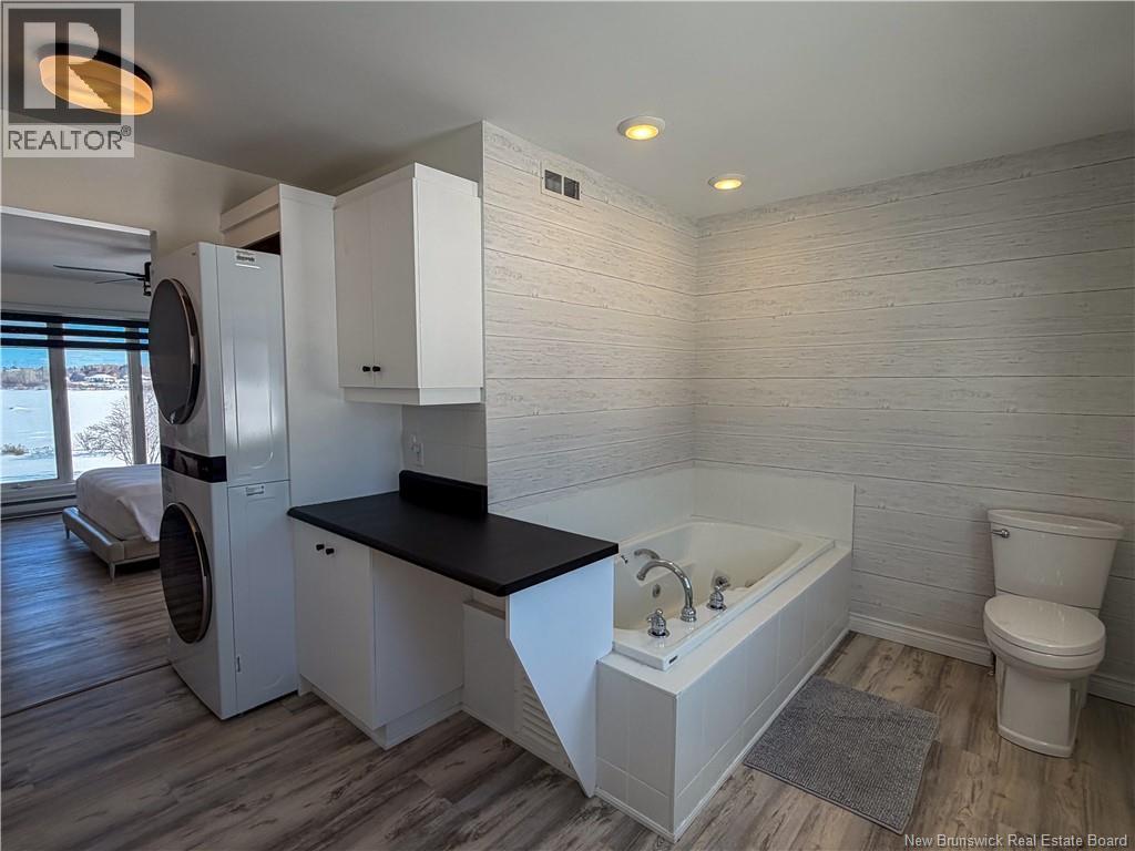 1295 RIVERSIDE DRIVE - 24