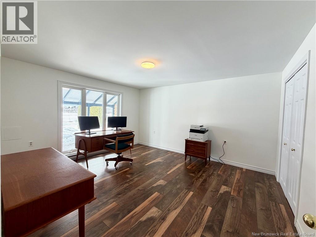 1295 RIVERSIDE DRIVE - 32