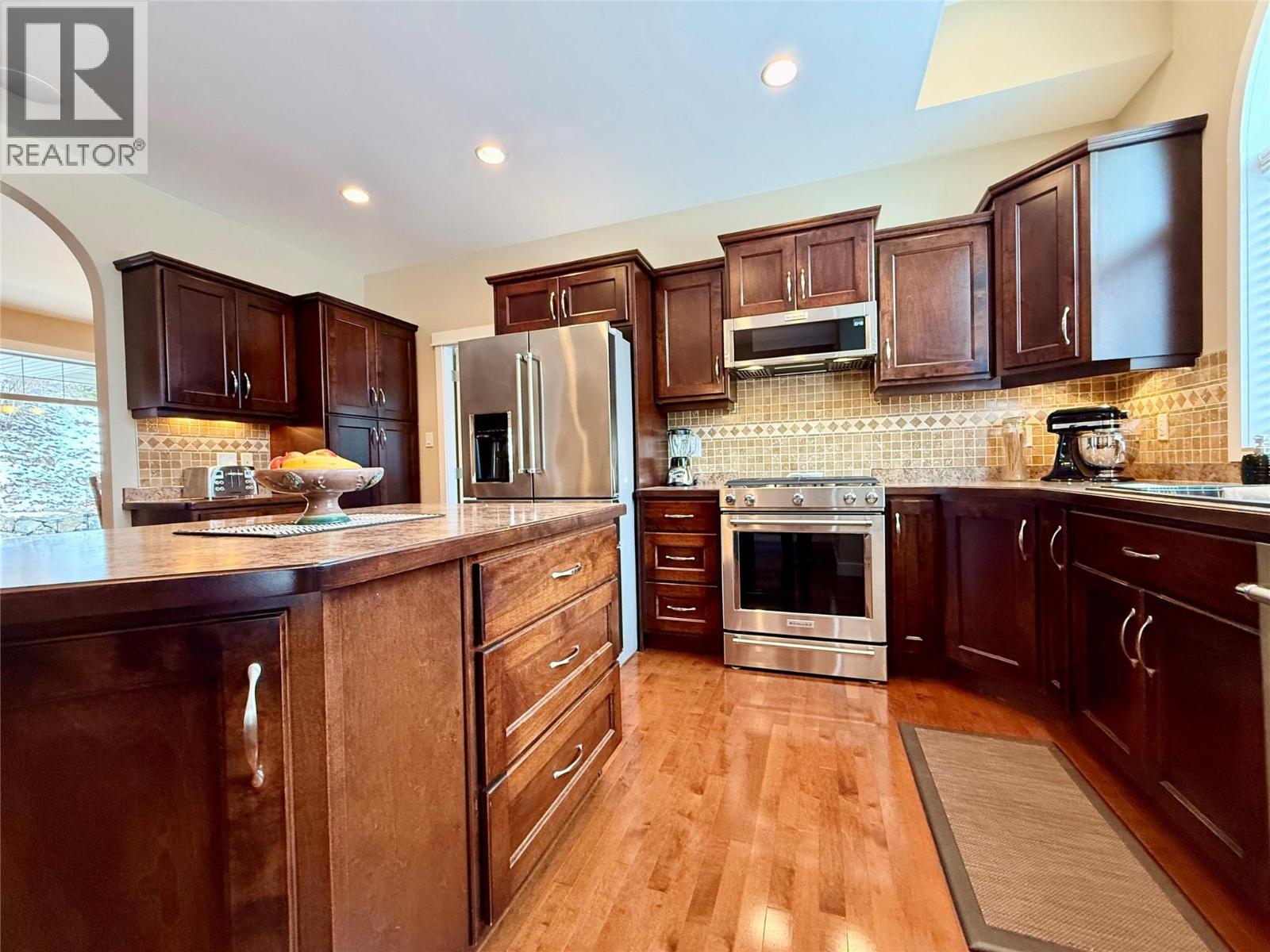 355 PROSPECT Drive, Grand Forks