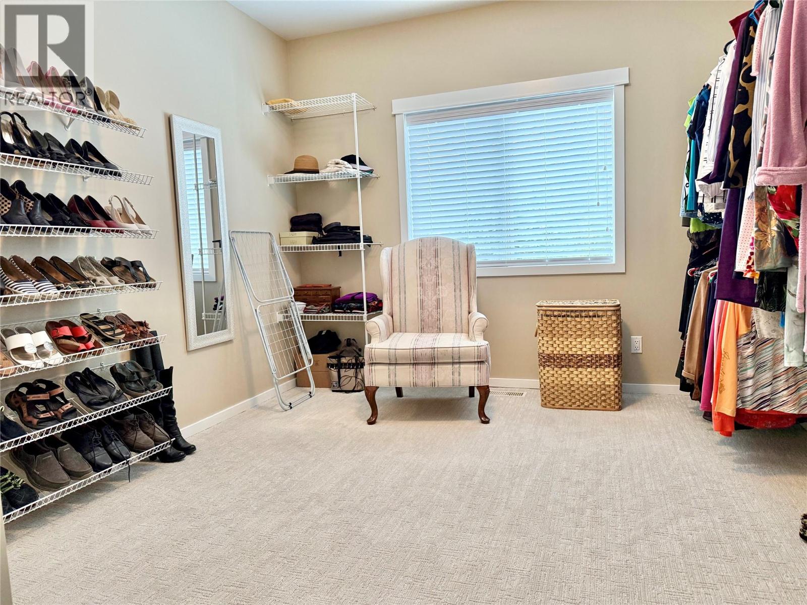 355 PROSPECT Drive, Grand Forks