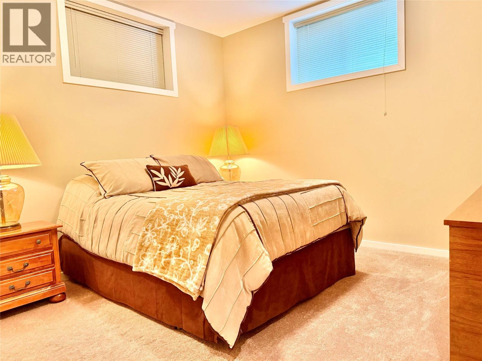 355 PROSPECT Drive, Grand Forks