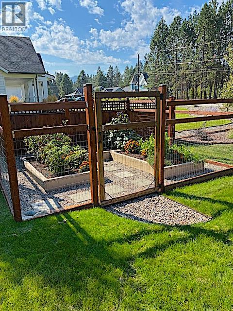 355 PROSPECT Drive, Grand Forks