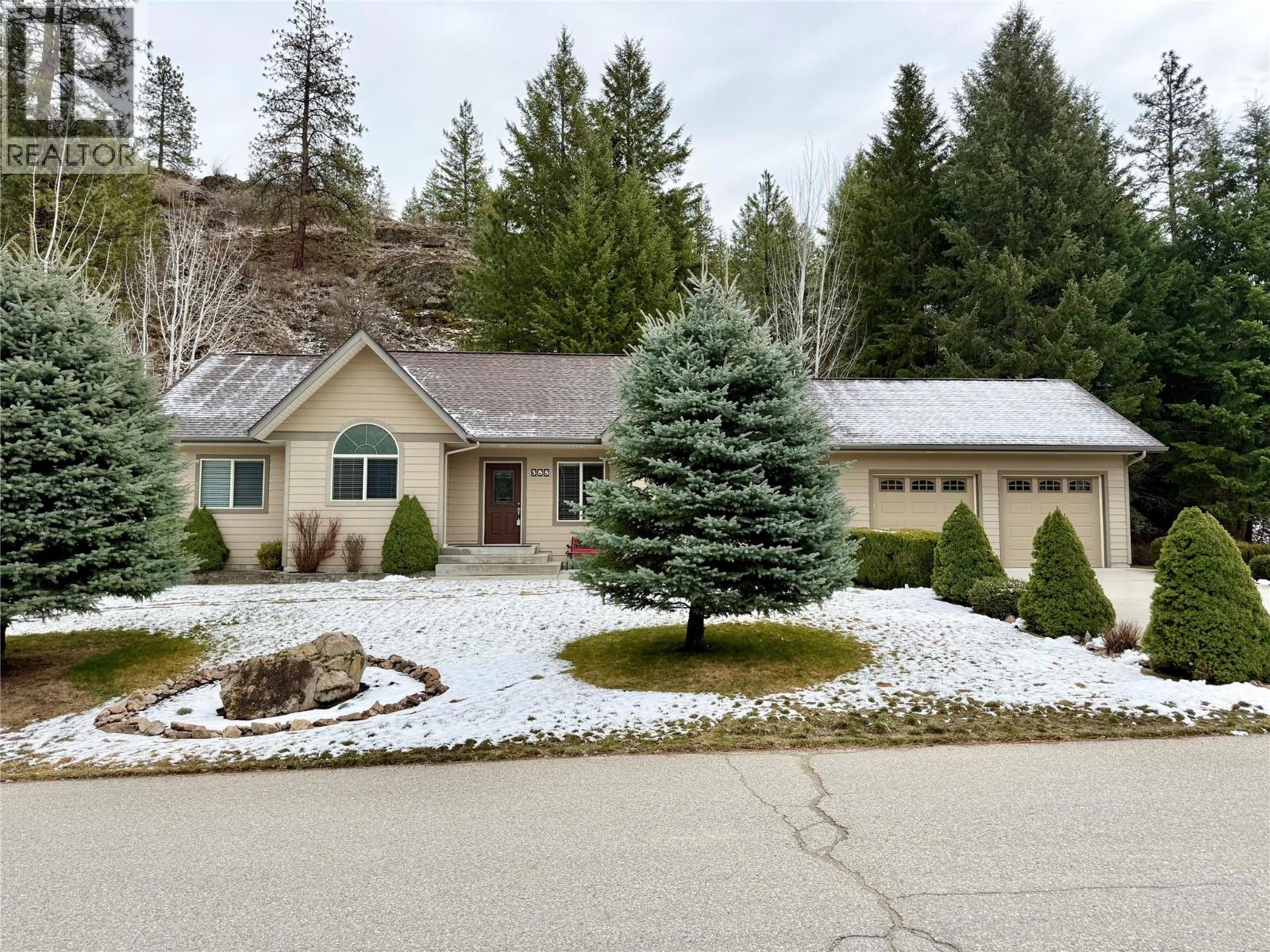 355 PROSPECT Drive, Grand Forks