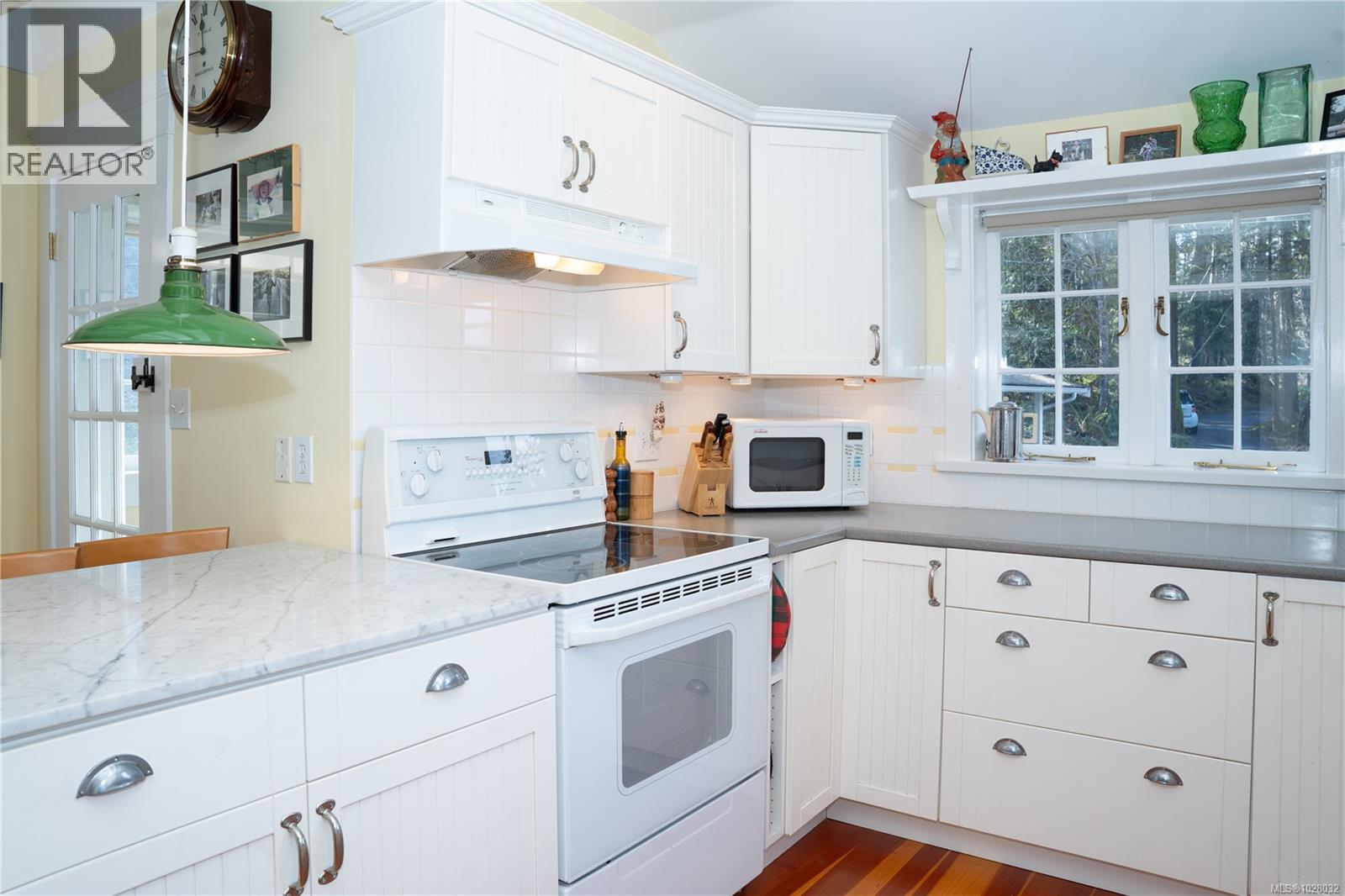  696 Rainbow Road, Salt Spring