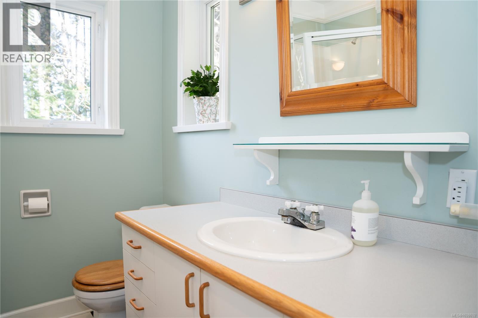  696 Rainbow Road, Salt Spring